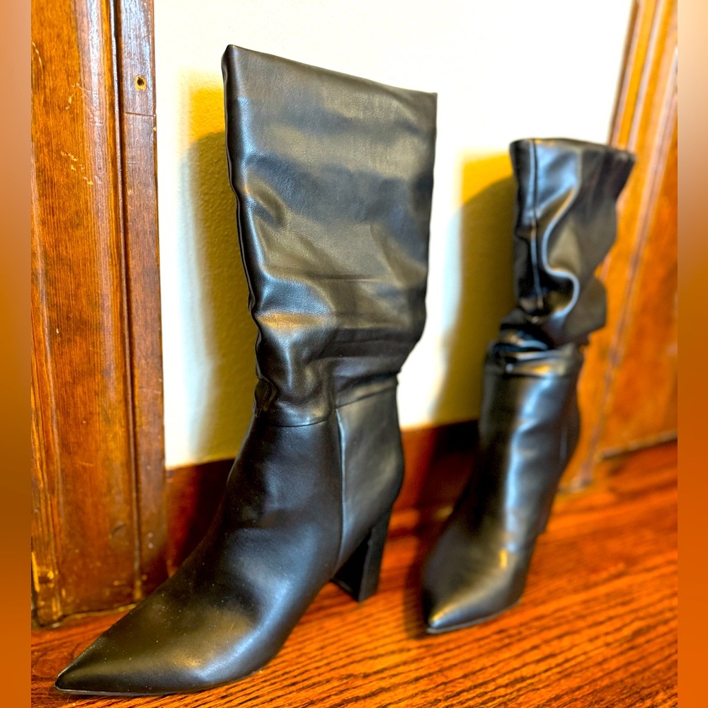 Women’s Black Leather Marc Fisher Mid Calf Boots - 8.5